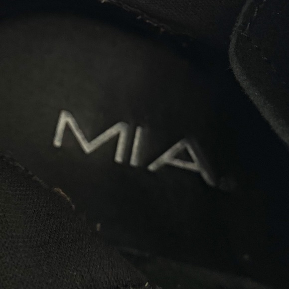 MIA | Black Brisk Wedge Boots - Picture 9 of 11